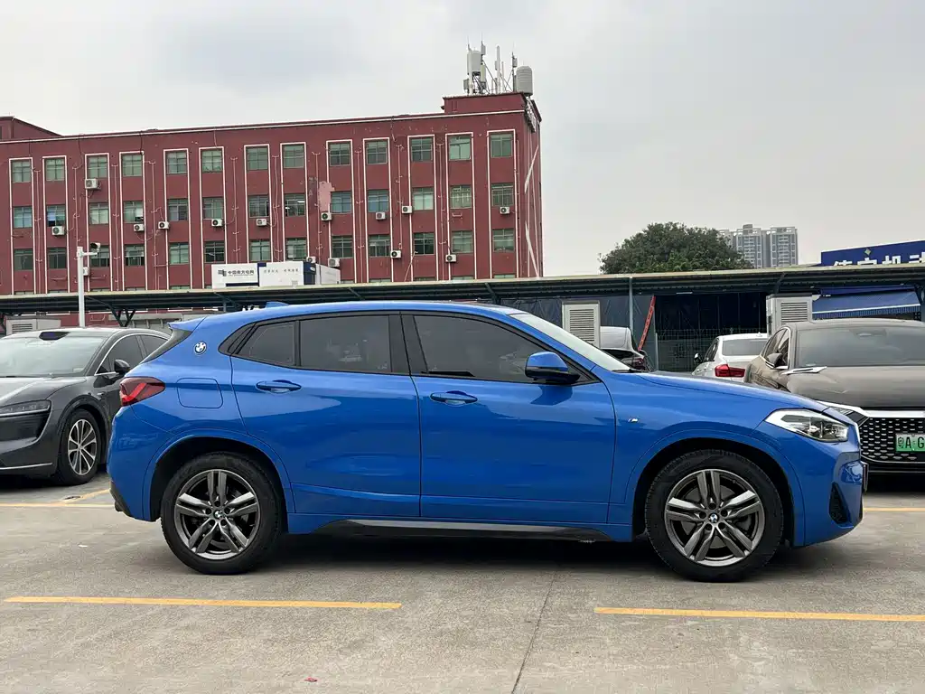 BMW X2