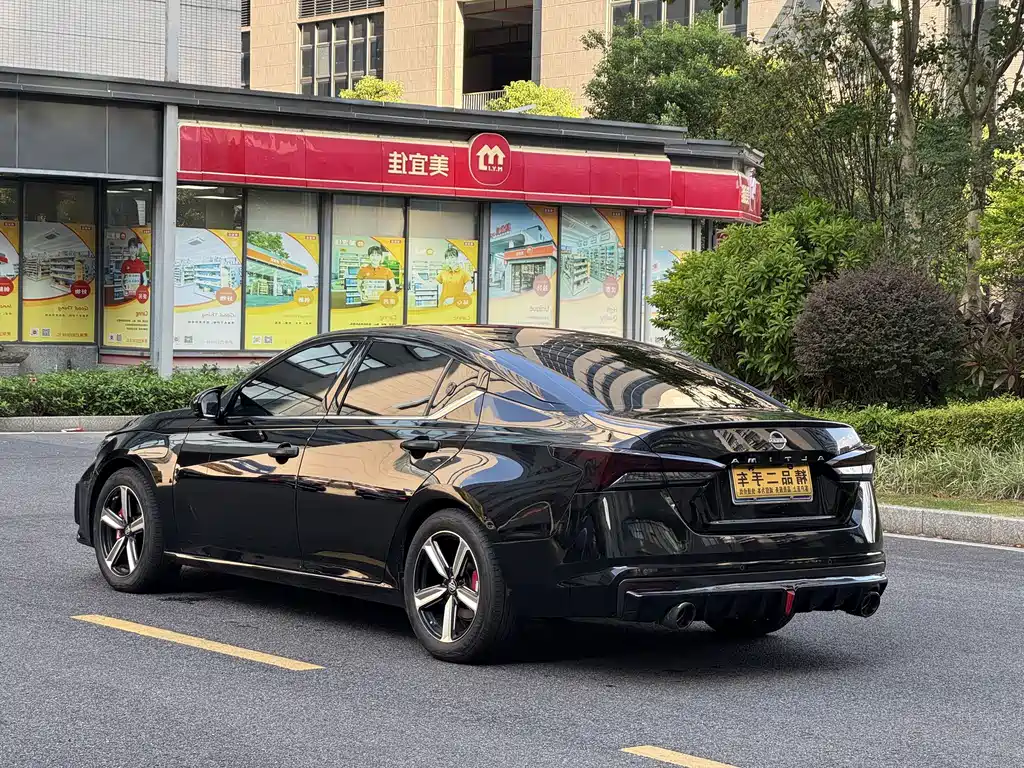 Nissan Teana — миниатюра 9