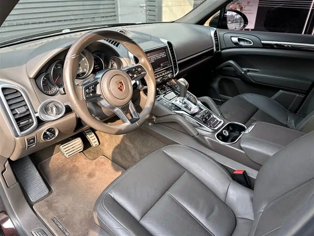 PORSCHE CAYENNE