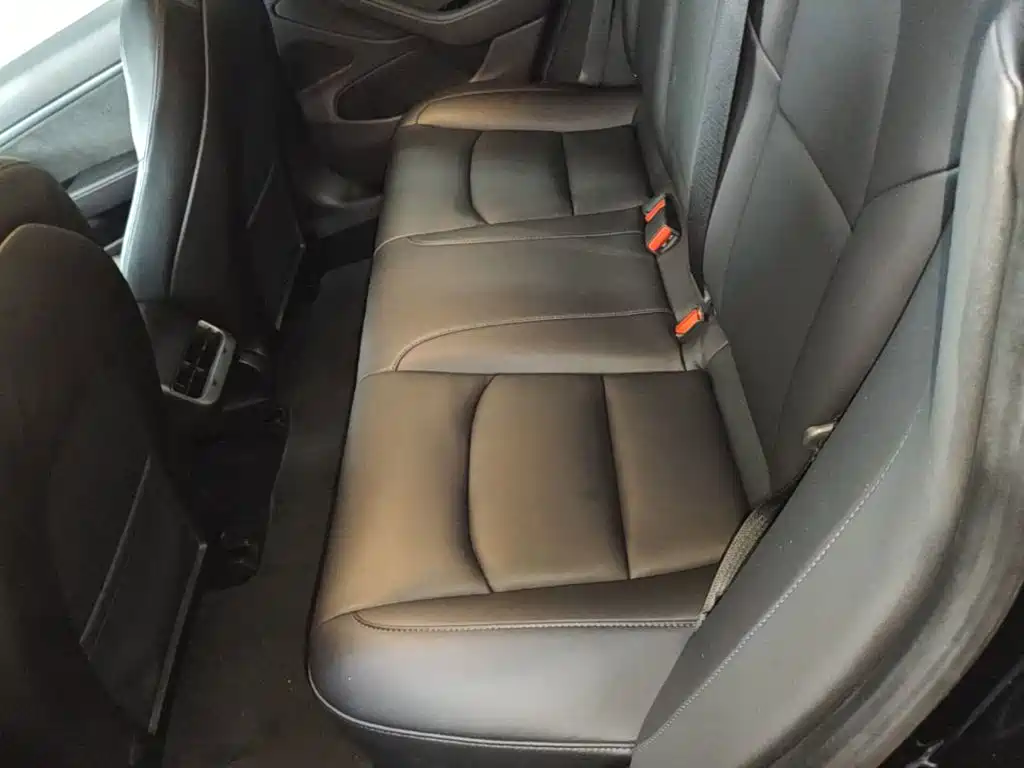 Tesla Model 3 — миниатюра 17