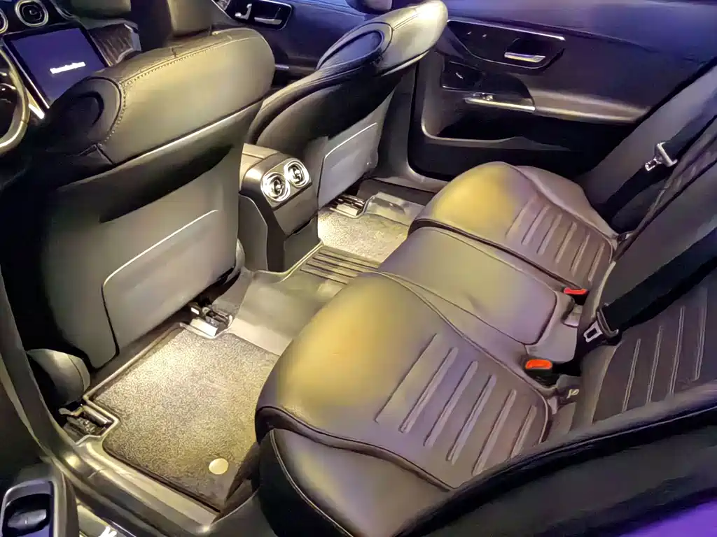 Mercedes-Benz C-Class — миниатюра 8