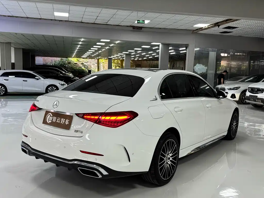 Mercedes-Benz C-Class — миниатюра 9