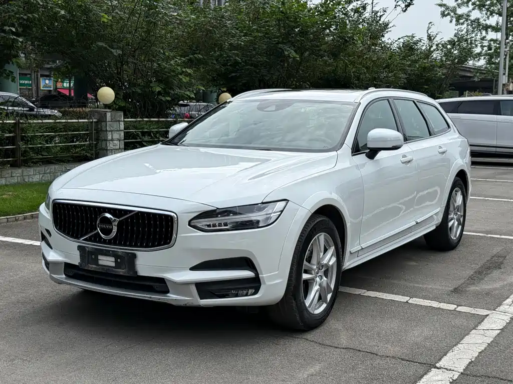 Купить Volvo V90