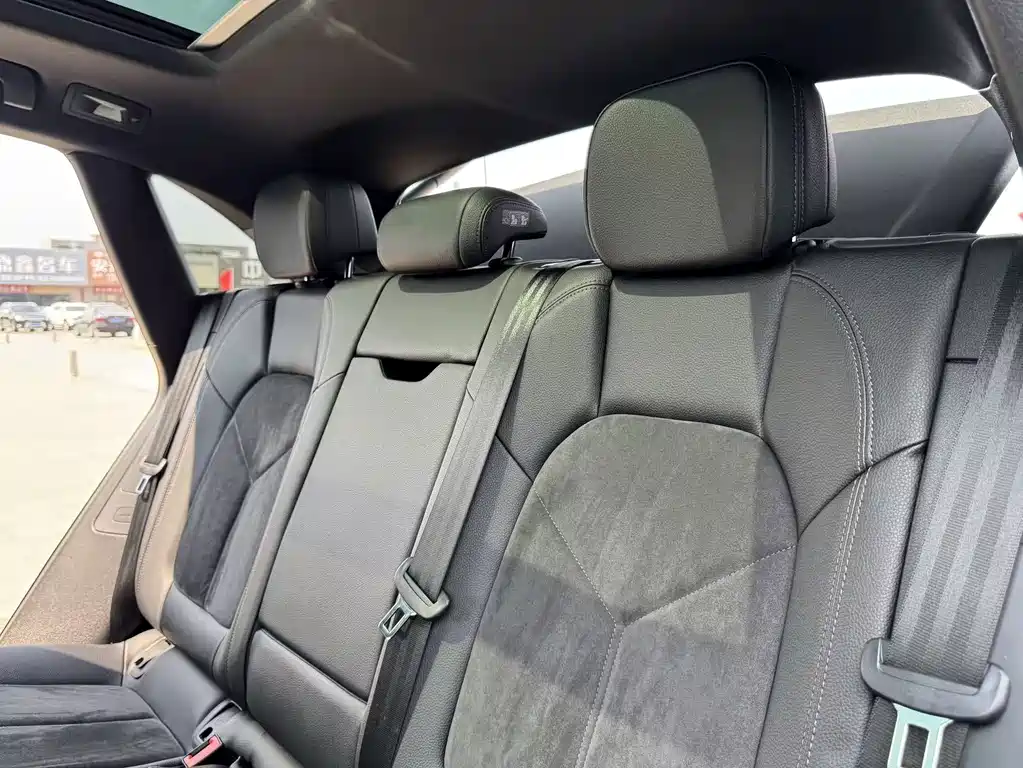 Porsche Macan — миниатюра 17