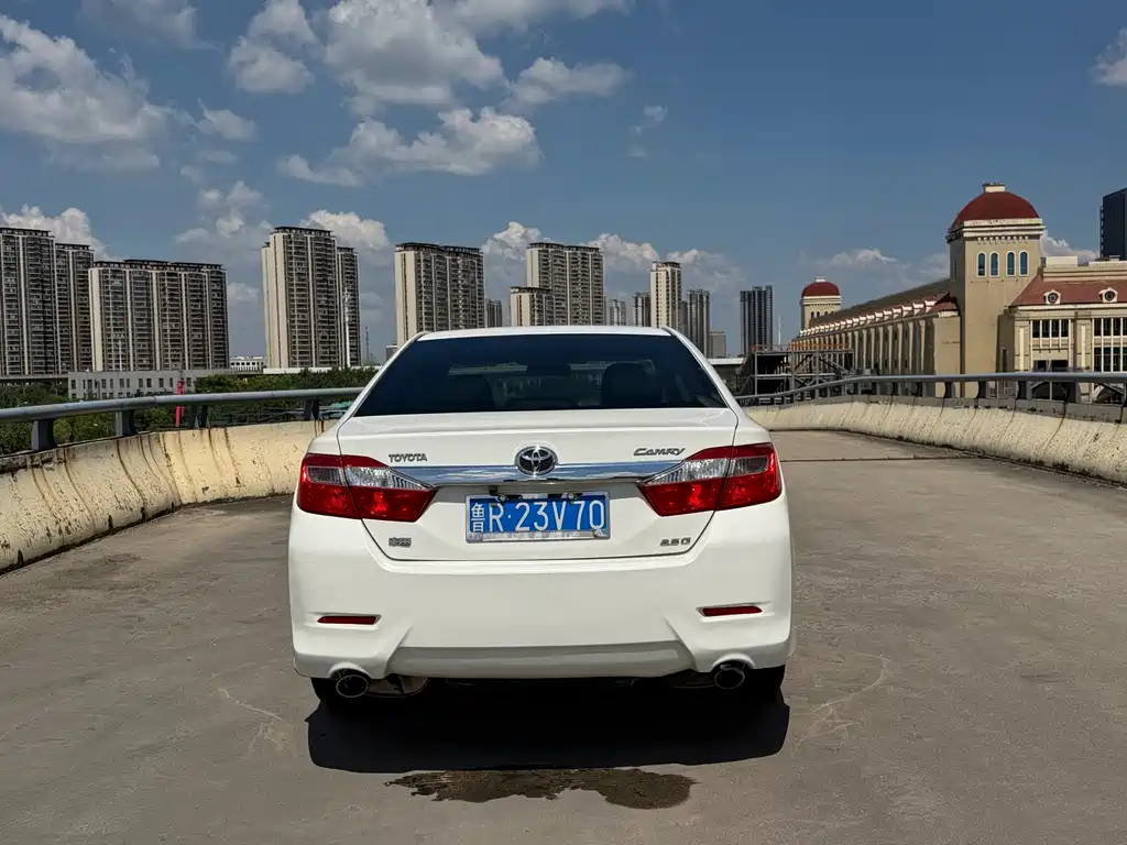 Toyota Camry — миниатюра 14