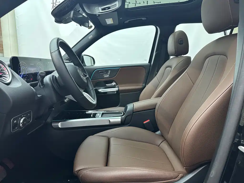 Mercedes-Benz EQB — миниатюра 13