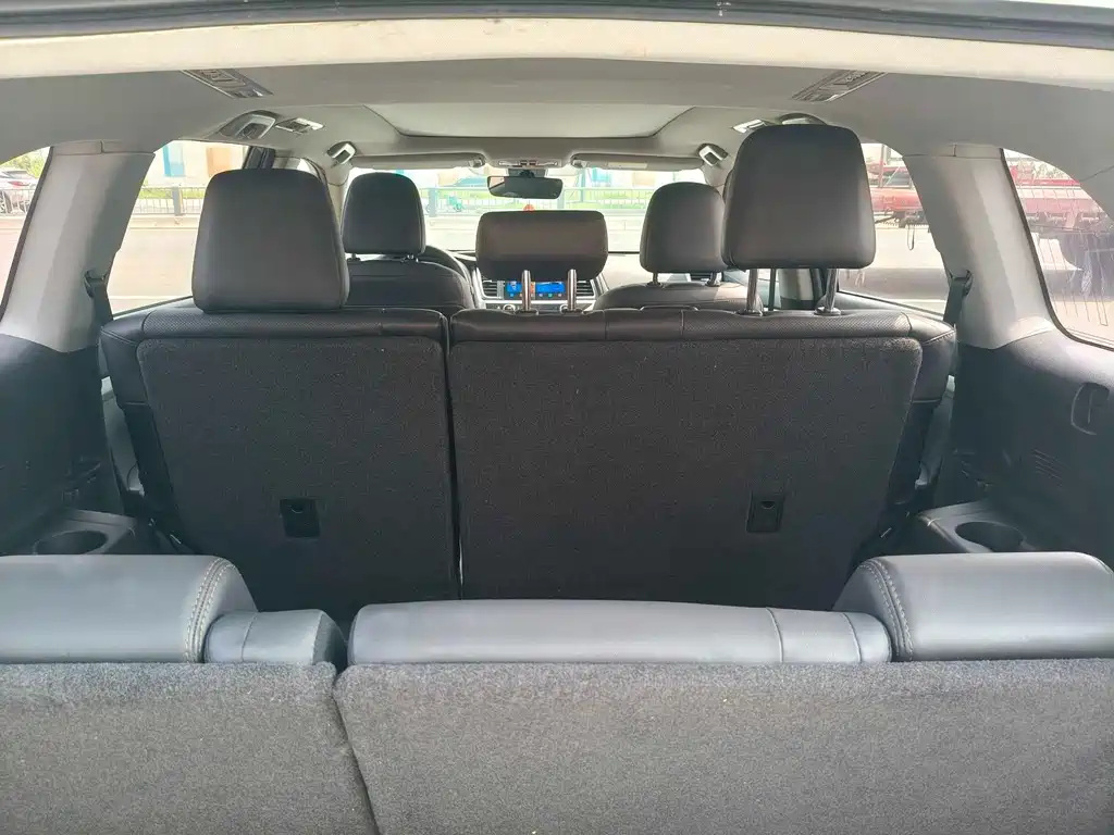 Toyota Highlander — миниатюра 10