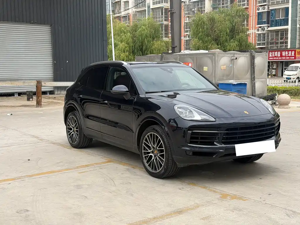 Porsche Cayenne — миниатюра 3