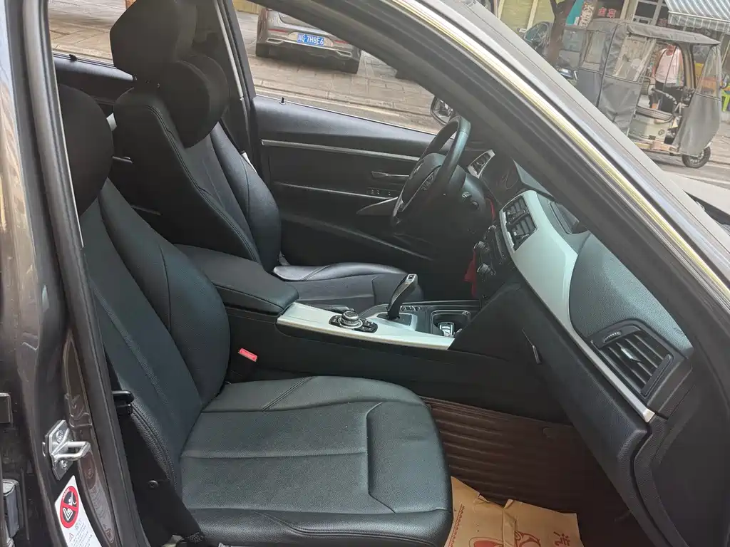 BMW 3 Series — миниатюра 8
