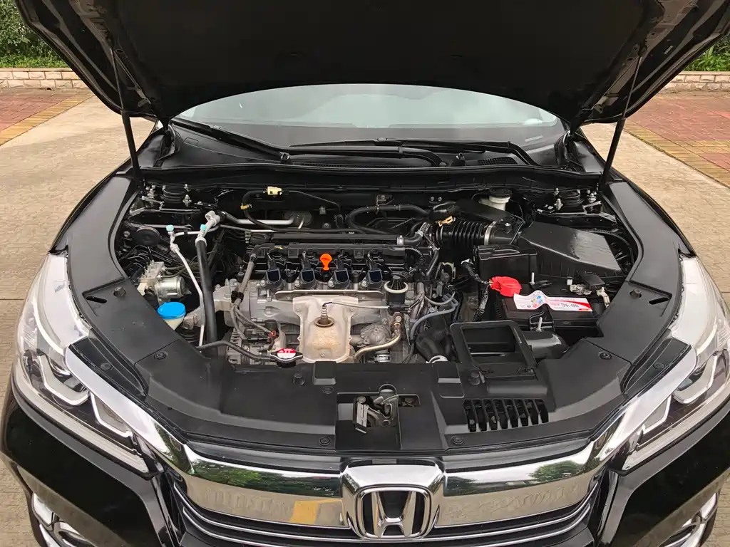 Honda Accord — миниатюра 18