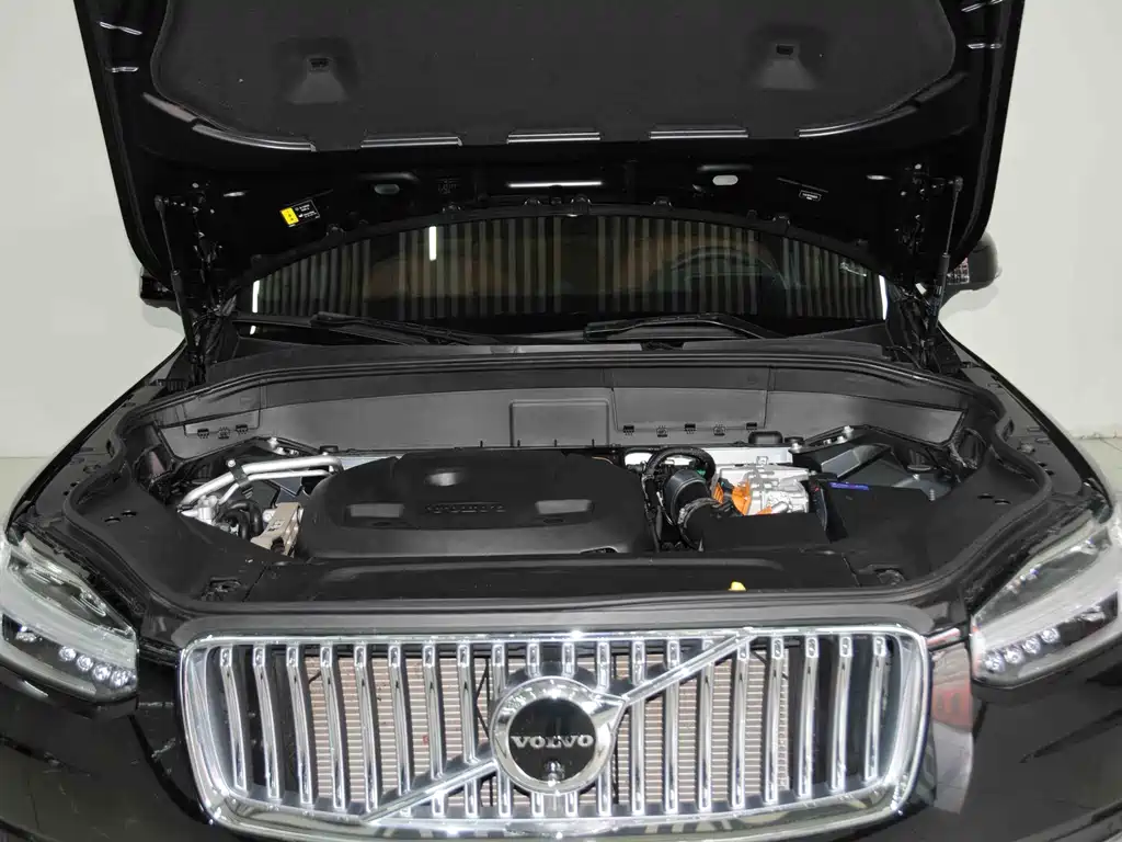 VOLVO XC90 PLUG IN HYBRID