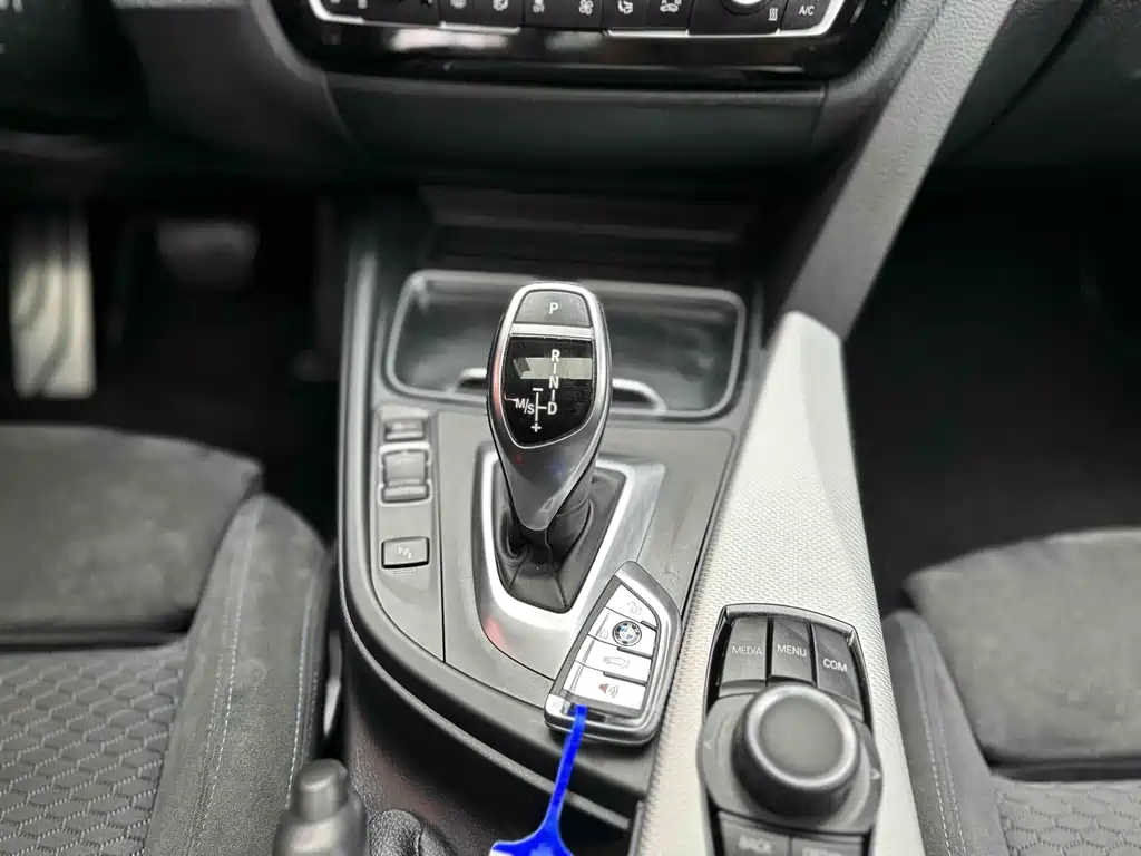 BMW 3 Series — миниатюра 10