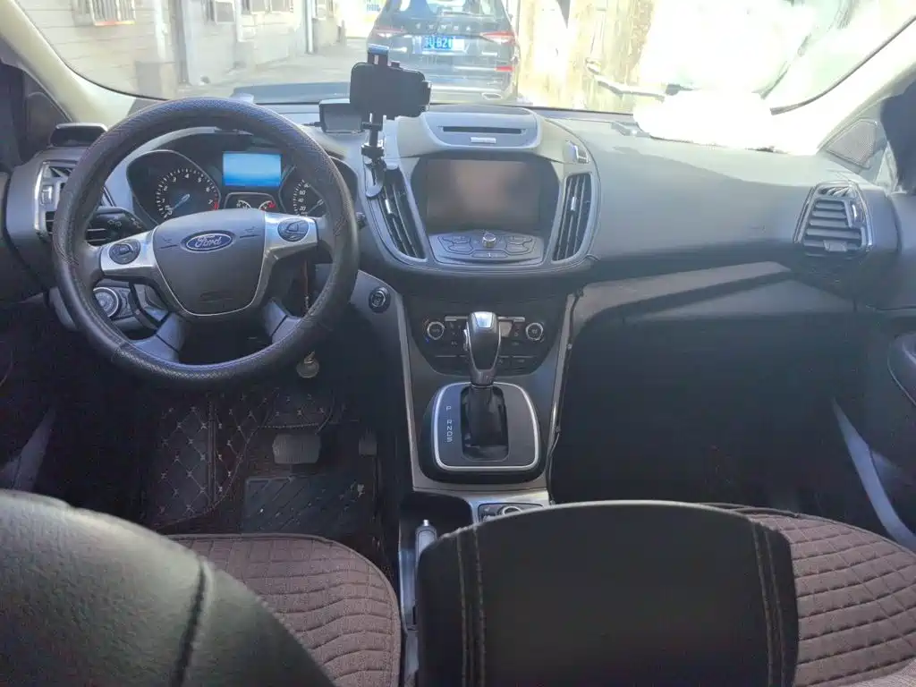 Ford Kuga — миниатюра 6