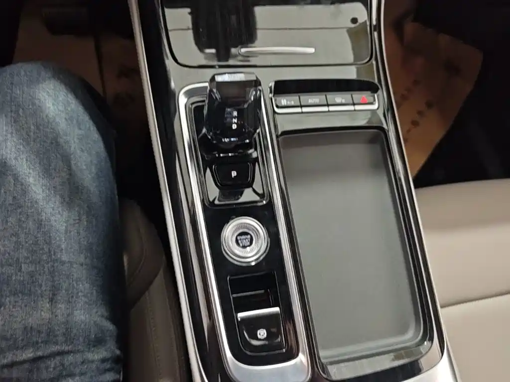 Geely Boyue L — миниатюра 14