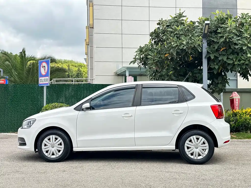 Volkswagen Polo — миниатюра 7