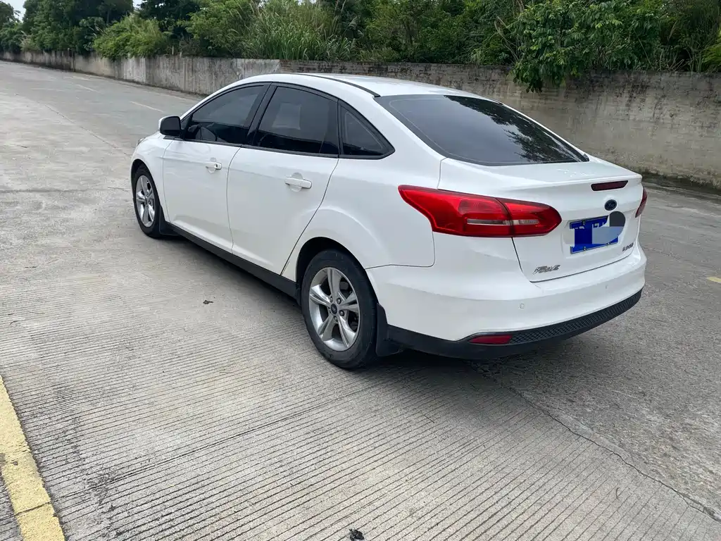 Ford Focus — миниатюра 8