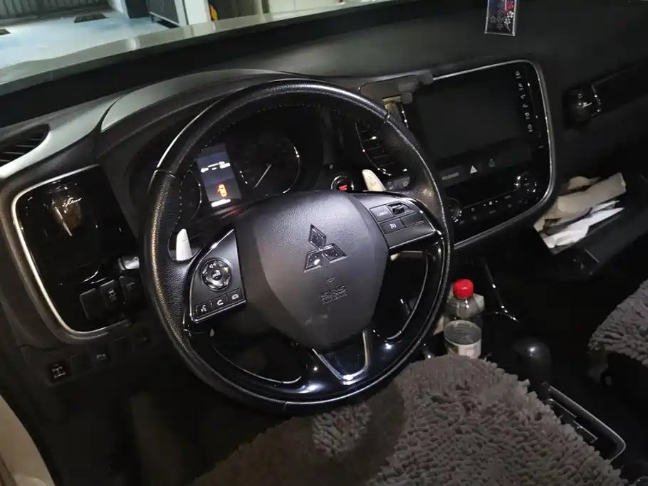 Mitsubishi Outlander — миниатюра 15
