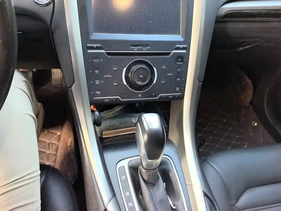 Ford Mondeo — миниатюра 16