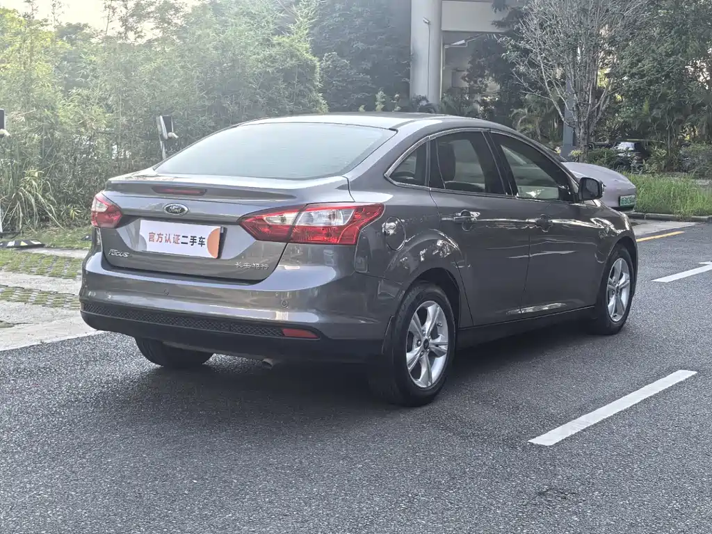 Ford Focus — миниатюра 10