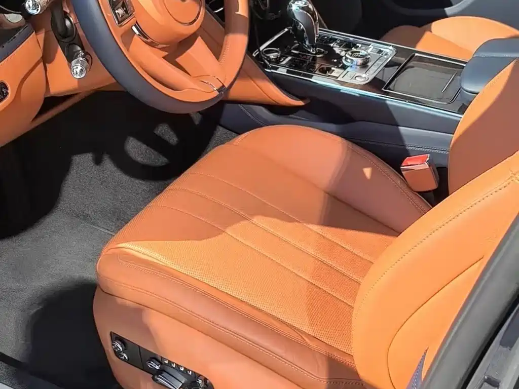 Bentley Flying Spur — миниатюра 4