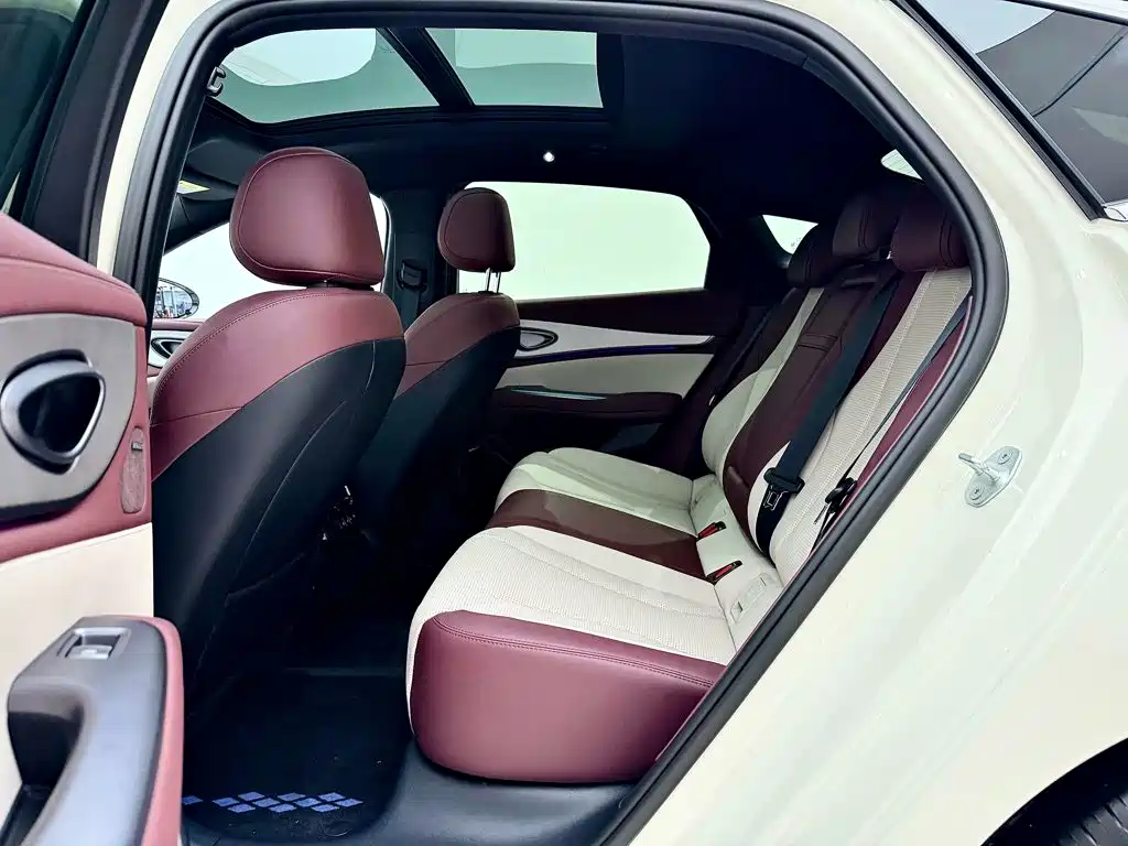 BYD Seal 07 DM-i — миниатюра 17