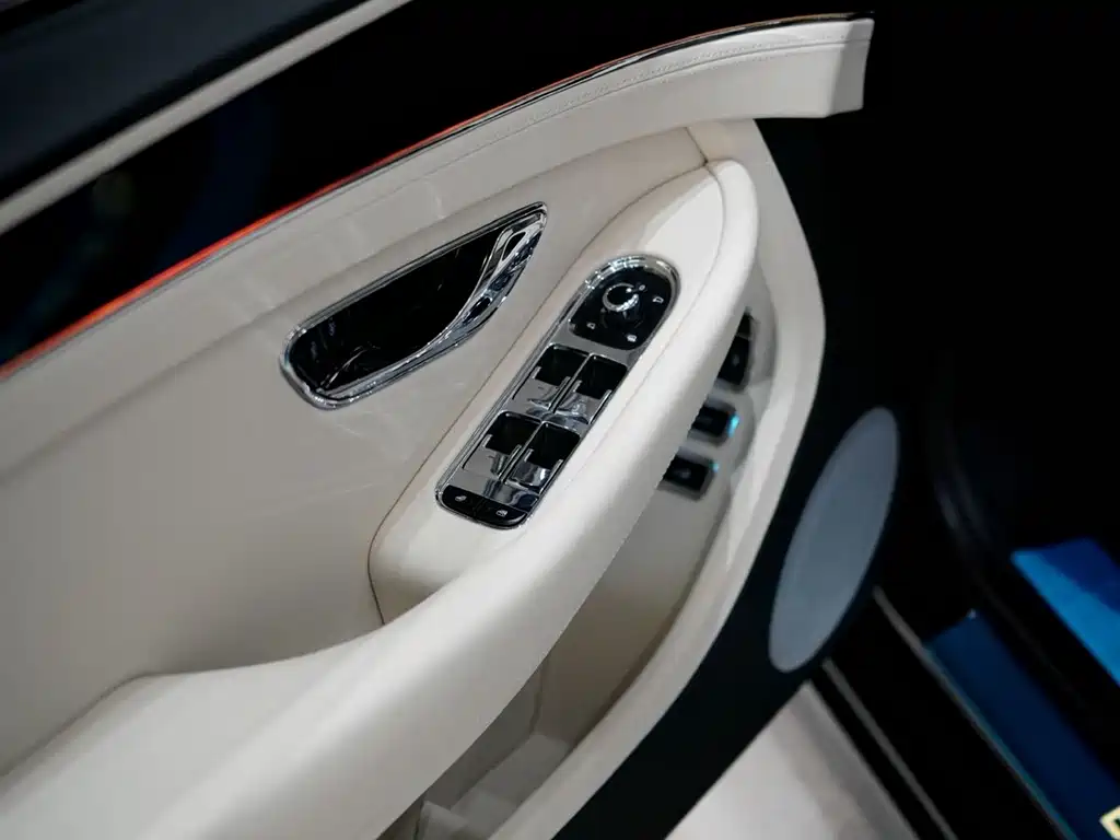 Bentley Continental PHEV — миниатюра 18