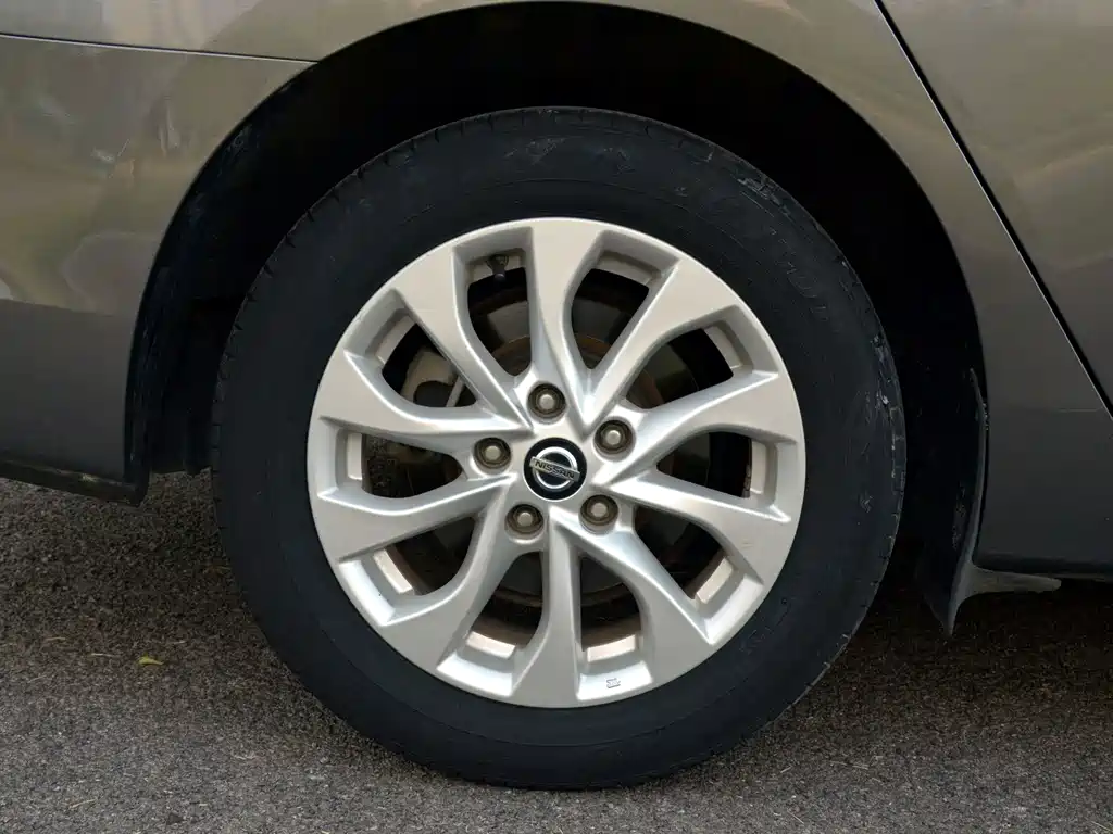 Nissan Sylphy — миниатюра 9