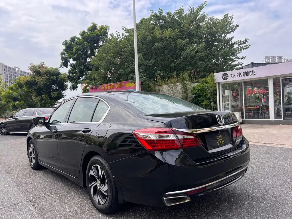 Honda Accord — миниатюра 4