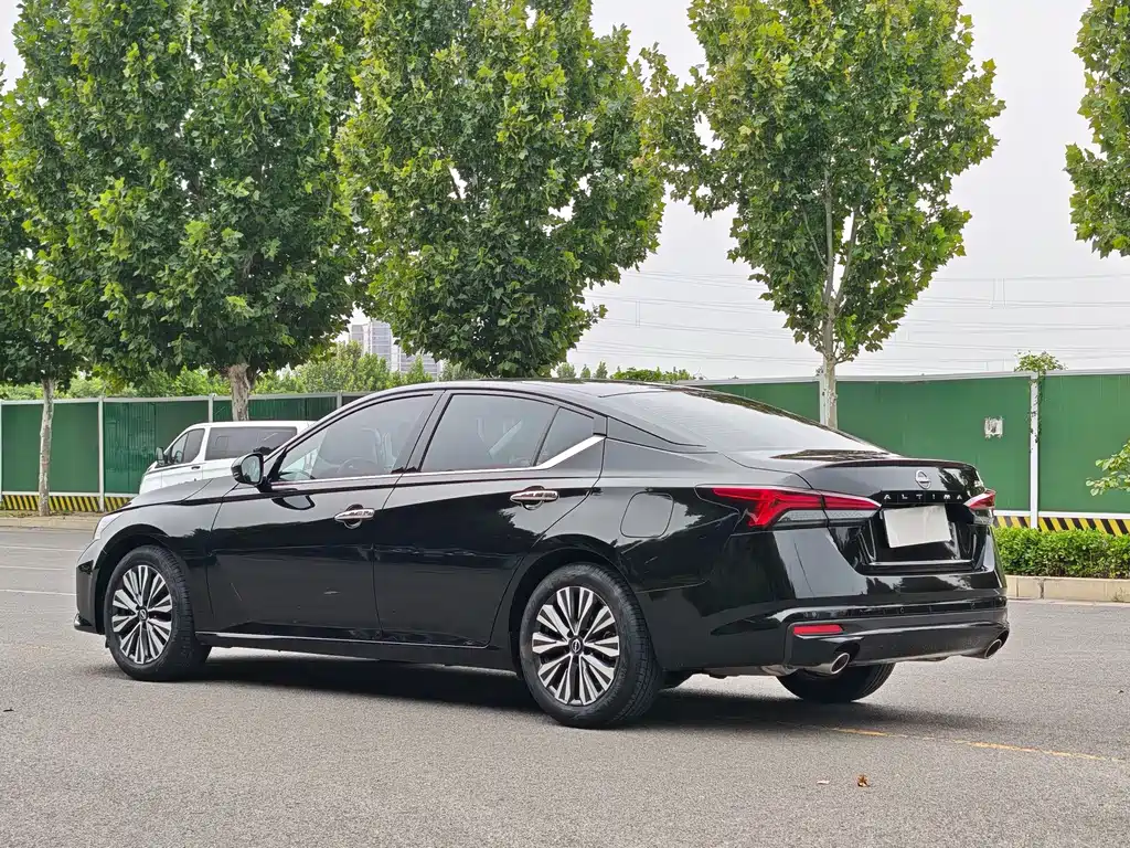 Nissan Teana — миниатюра 7