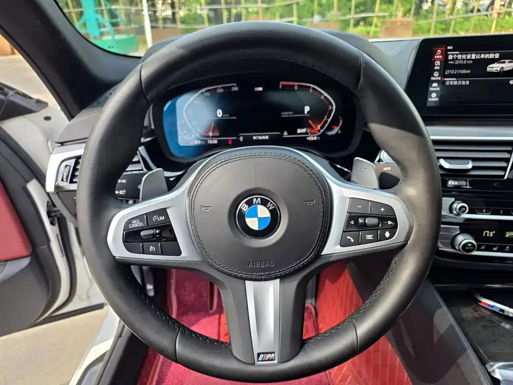 BMW 5 Series — миниатюра 9