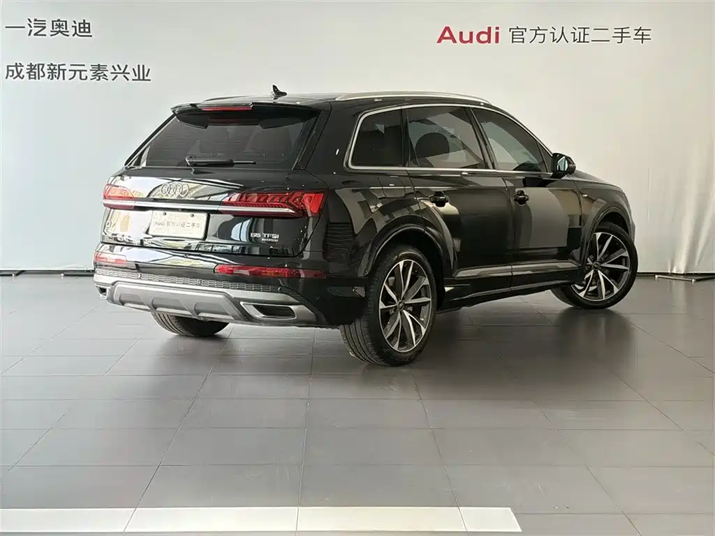 Audi Q7 2023 55 TFSI quattro S line Sport
