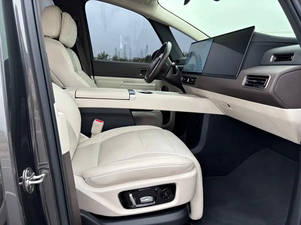 Li Auto Li MEGA — миниатюра 14