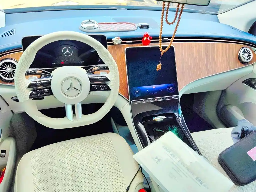 Mercedes-Benz EQE SUV — миниатюра 10