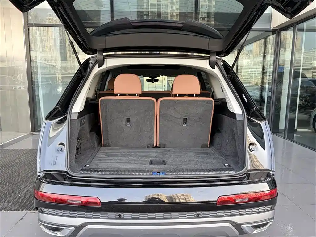 Audi Q7 2023 55 TFSI quattro S line Sport