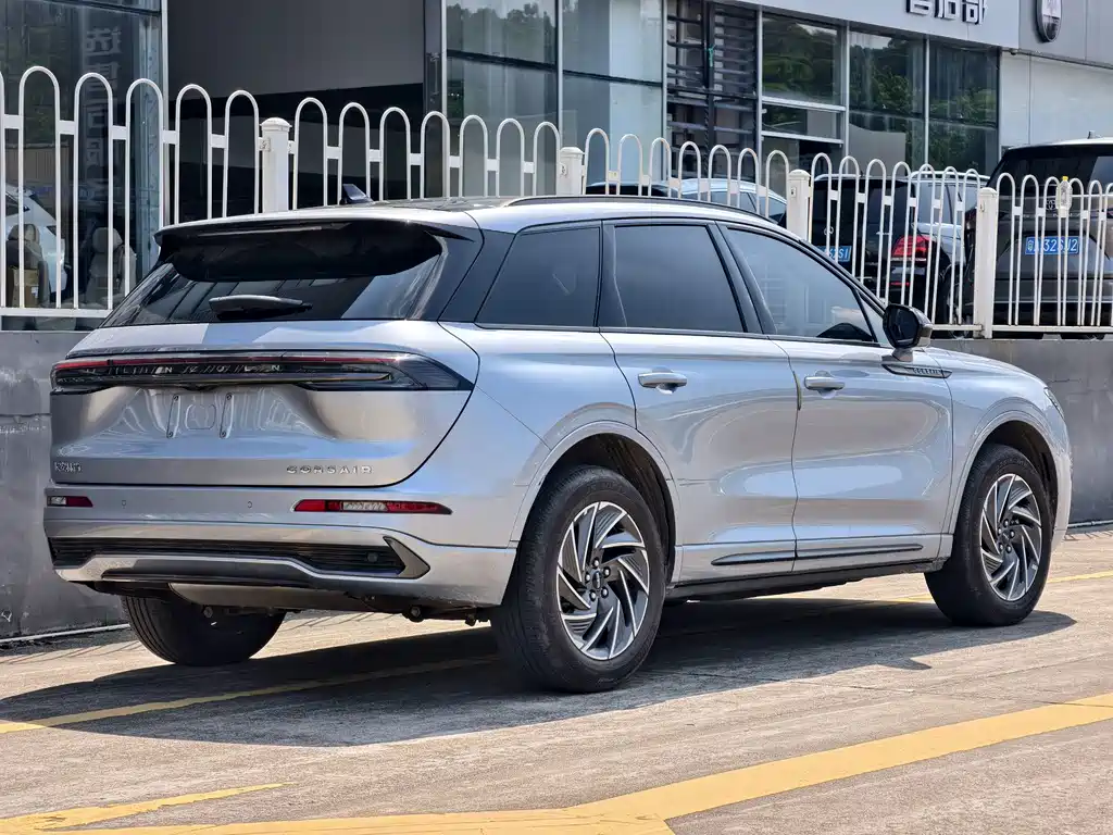 Lincoln Corsair — миниатюра 8