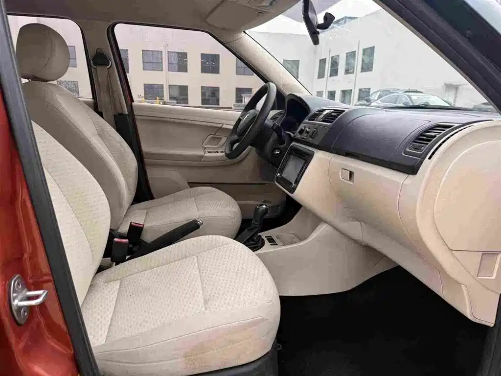 Skoda Fabia — миниатюра 8