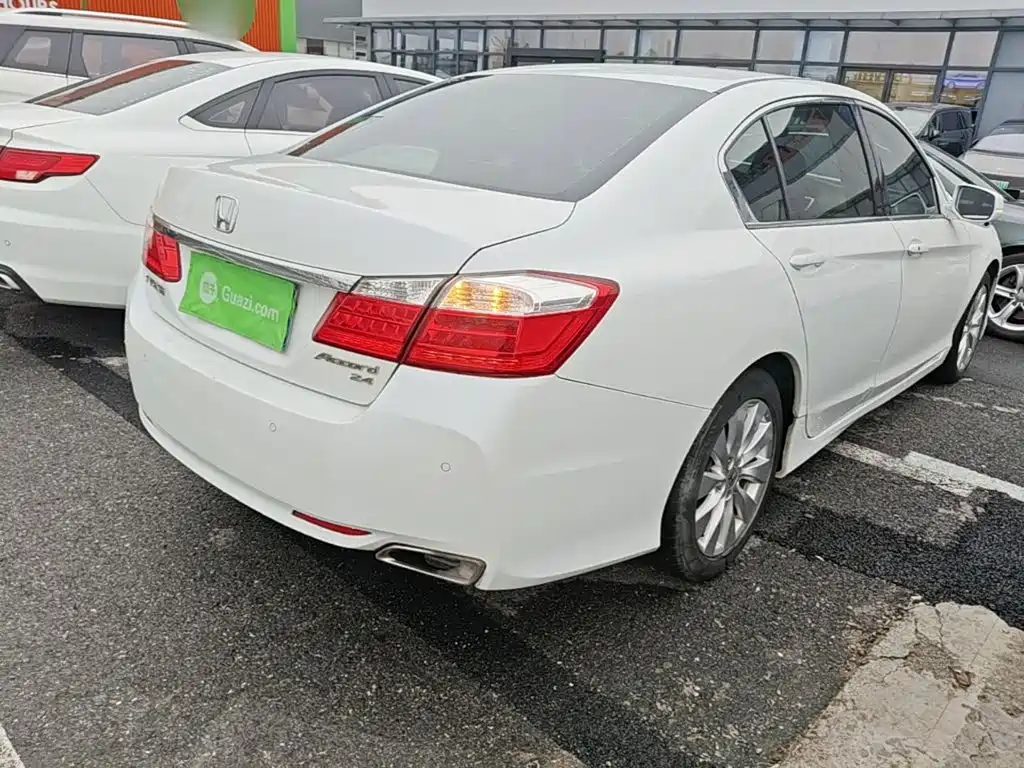 Honda Accord — миниатюра 7