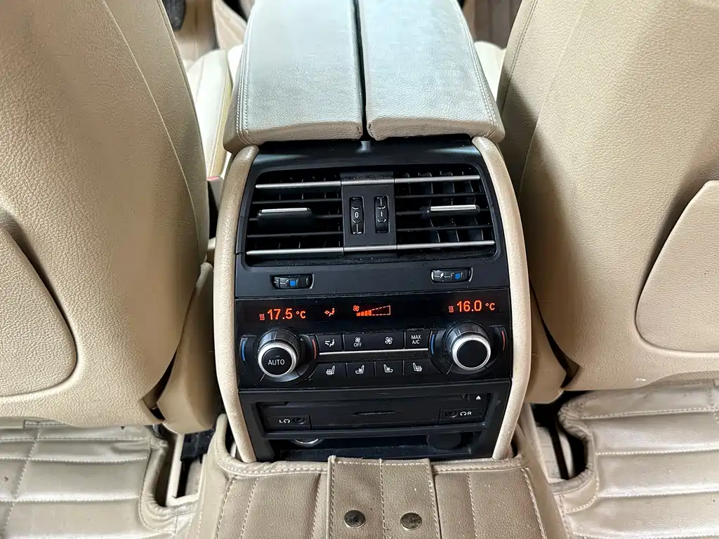 BMW 7 Series — миниатюра 18