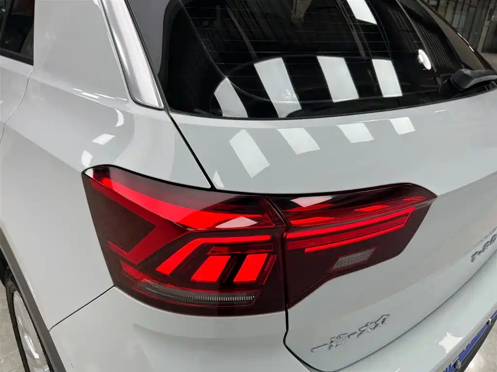 VOLKSWAGEN T ROC EXPLORING SONGS