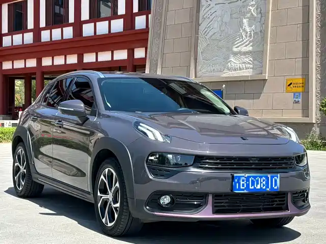 2022 Lynk & Co 02
