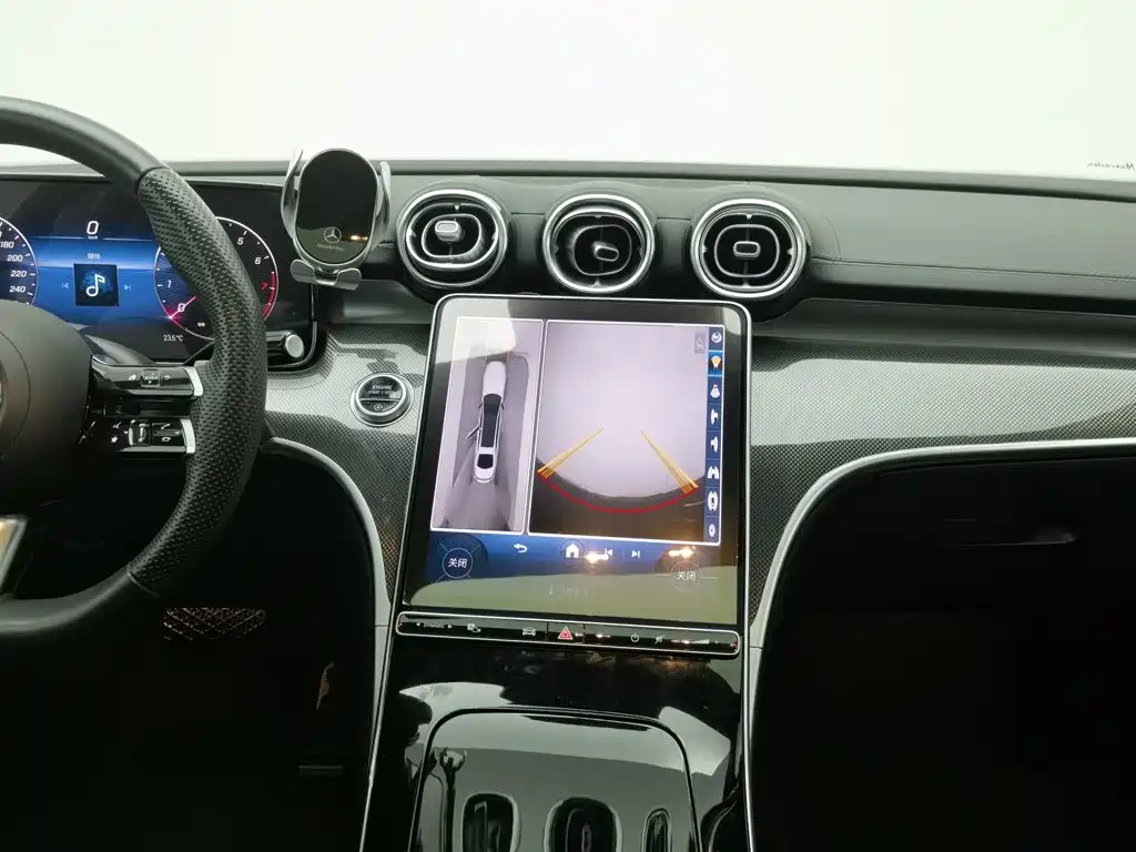Mercedes-Benz C-Class — миниатюра 12