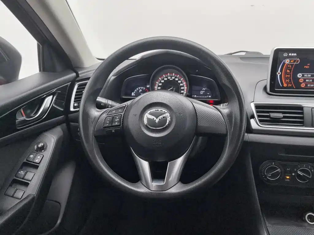 Mazda 3 Axela — миниатюра 11