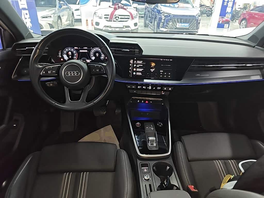 Audi A3 1.4 л 2024 г. красный/фиолетовый, пробег 33600 км