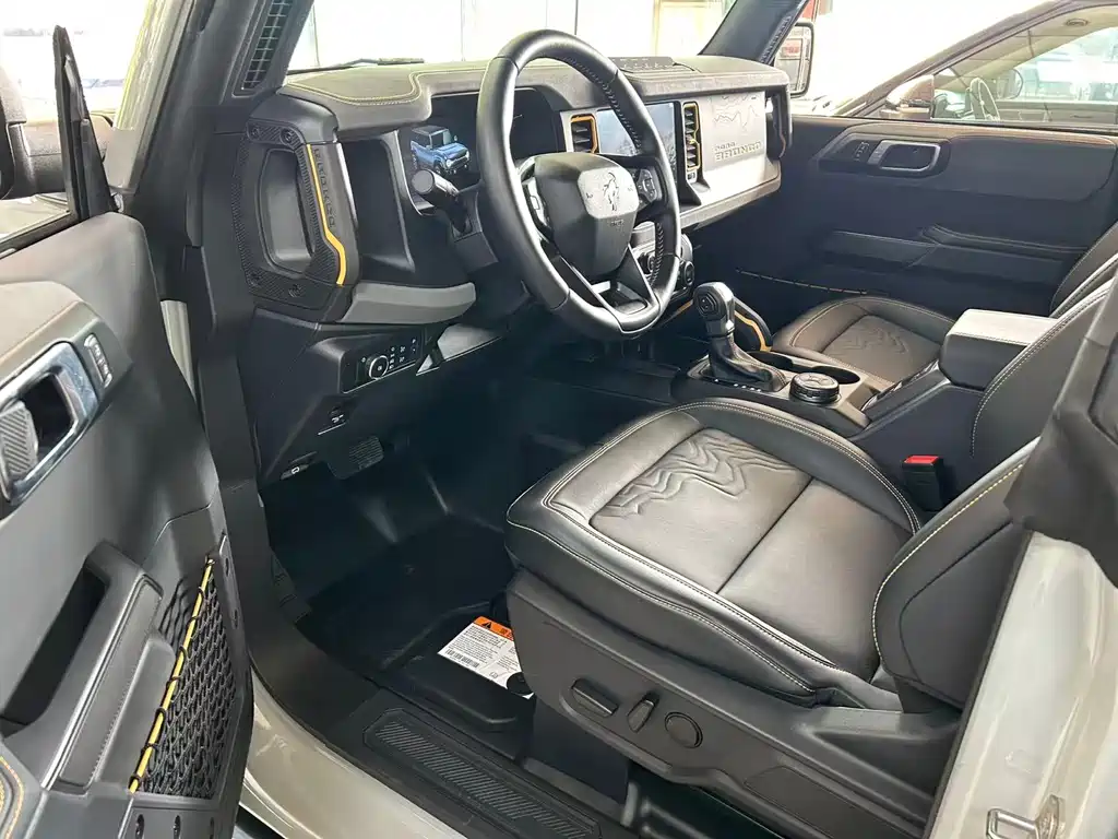 Ford Bronco — миниатюра 6
