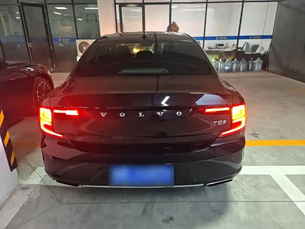 Volvo S90 — миниатюра 6