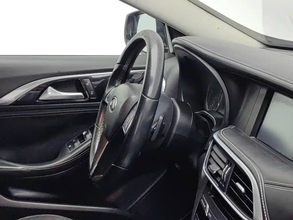 Infiniti QX30 — миниатюра 22