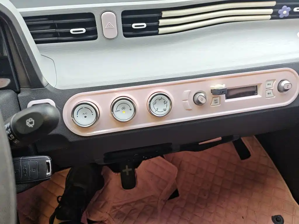 Wuling MINIEV — миниатюра 9