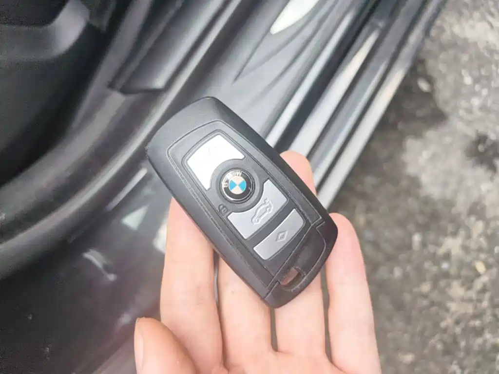 BMW 5 Series — миниатюра 13