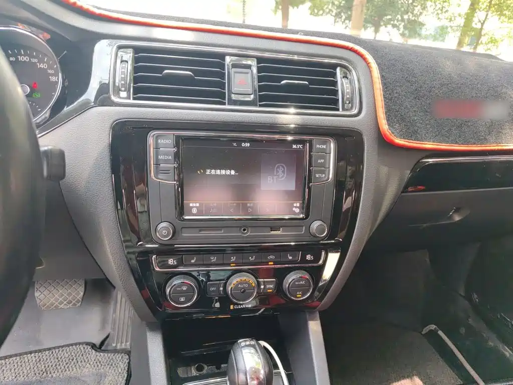 Volkswagen Sagitar — миниатюра 6