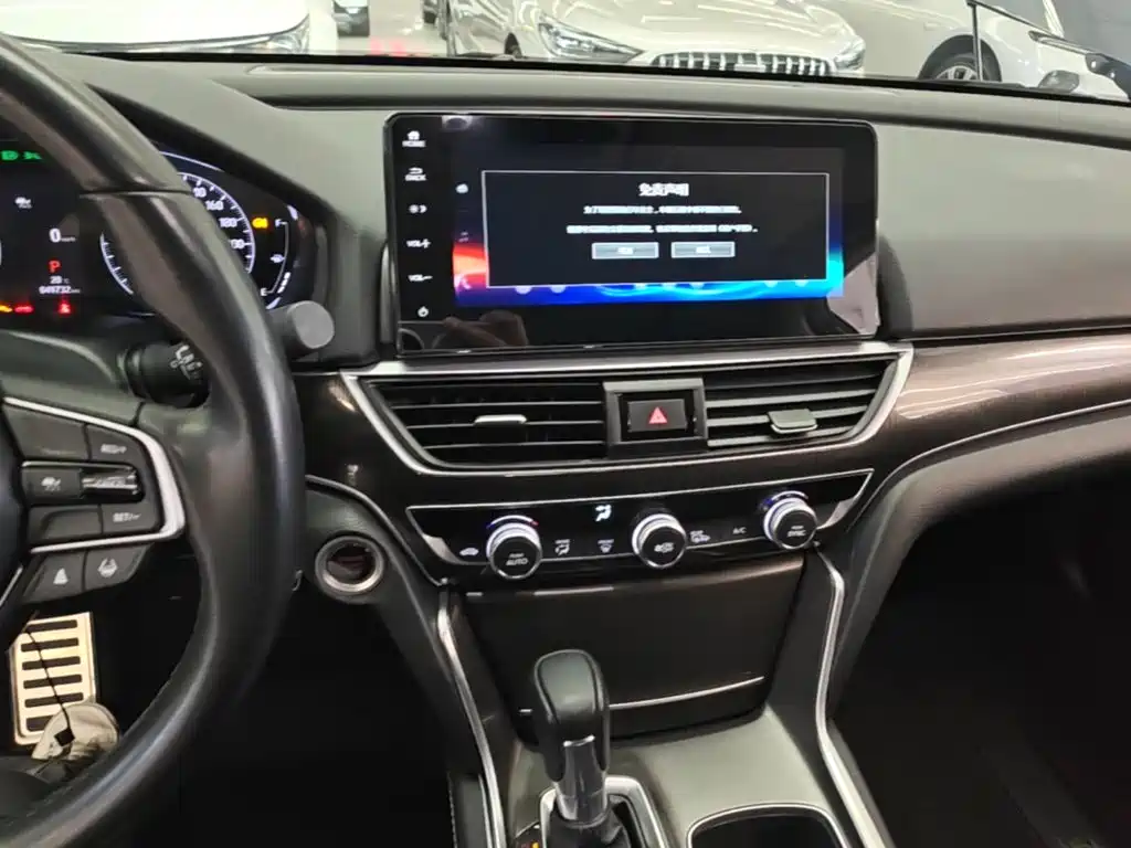 Honda Accord — миниатюра 13